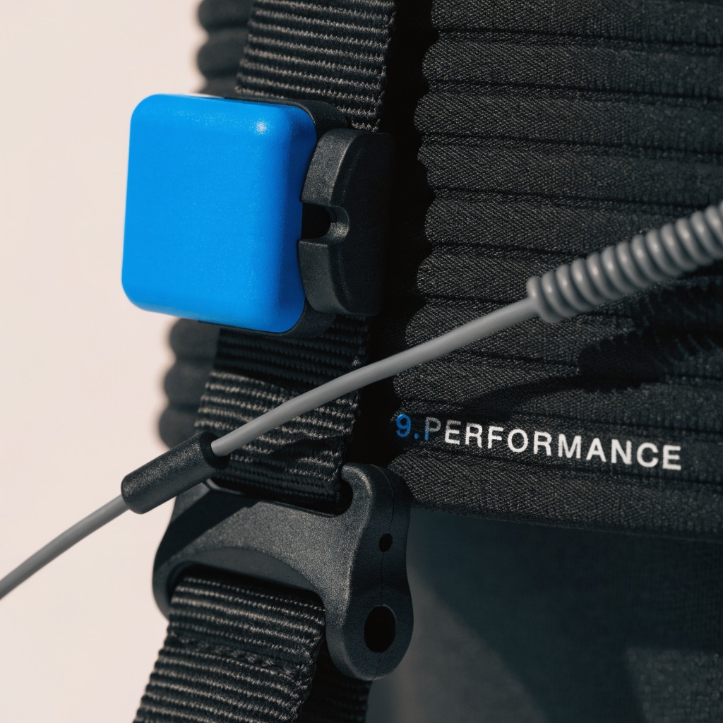 Waist buckle & coiled cable